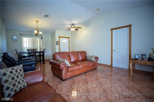 Building Photo - 4 br, 2 bath House - 3970 Santa Barbara Rd