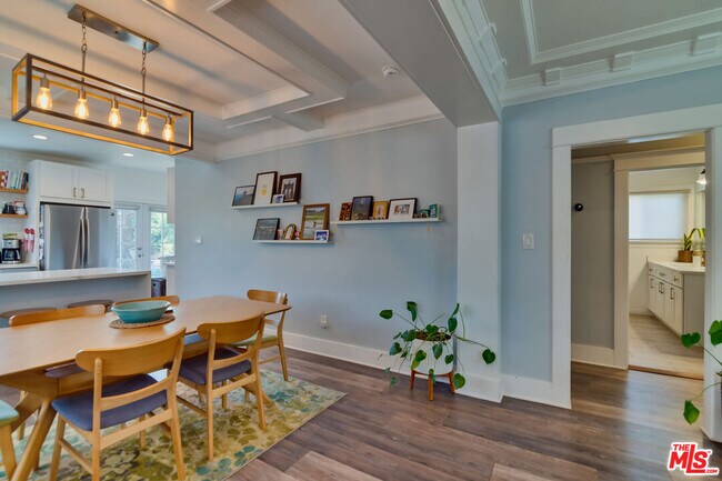 Building Photo - 1304 W 55th St