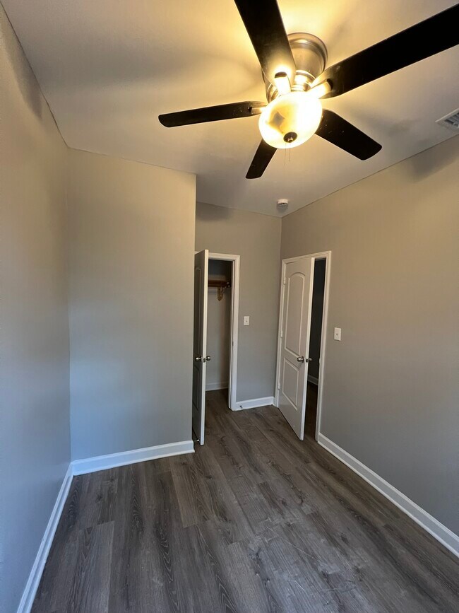 Foto del edificio - 7311 S Dorchester Ave