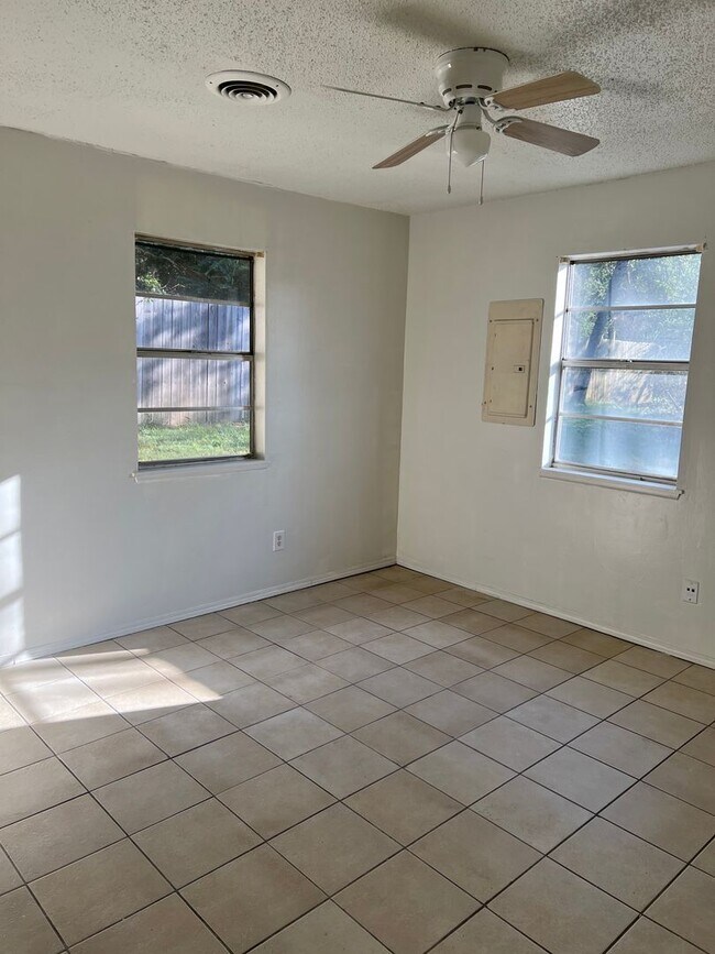 Foto del edificio - 38 Circle H Ln