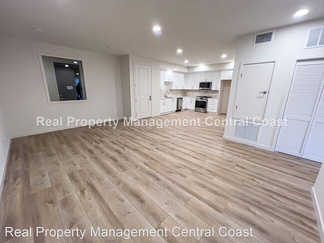Building Photo - 2 br, 2 bath House - 2475 Victoria Ave. Un...
