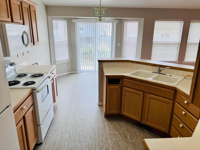 Building Photo - $1,895. - Coming soon! 4 Bed, 2 Bath with ...