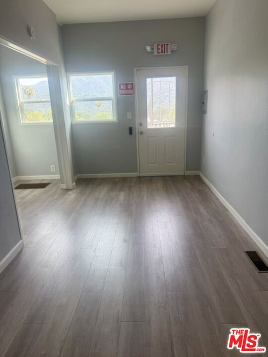 Foto del edificio - 3704 Foothill Blvd
