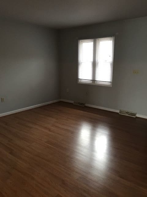 Building Photo - 2113 Acorn Ct