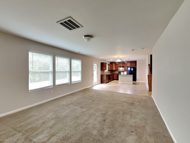Building Photo - 1/2 off rent with October Move In!