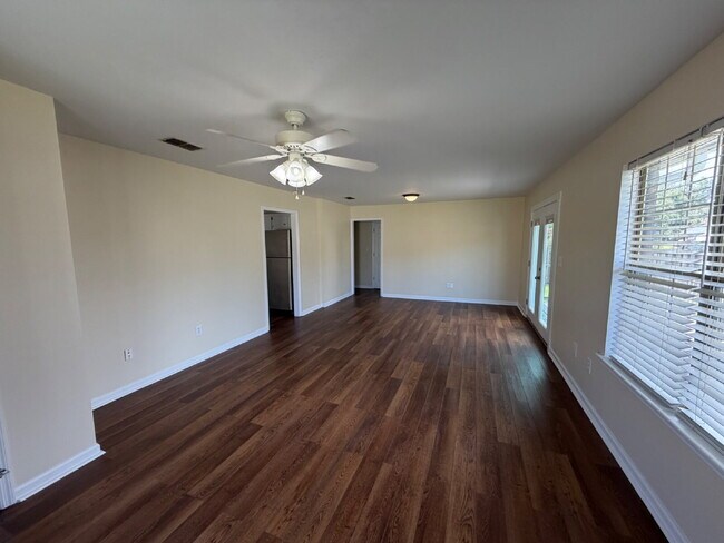 Foto del edificio - Home for Rent