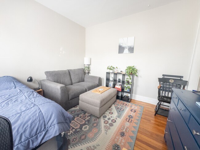 Foto del edificio - 1572 Commonwealth Avenue