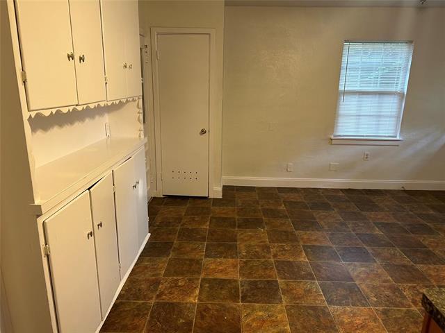 Building Photo - 10108 Pinecrest Dr