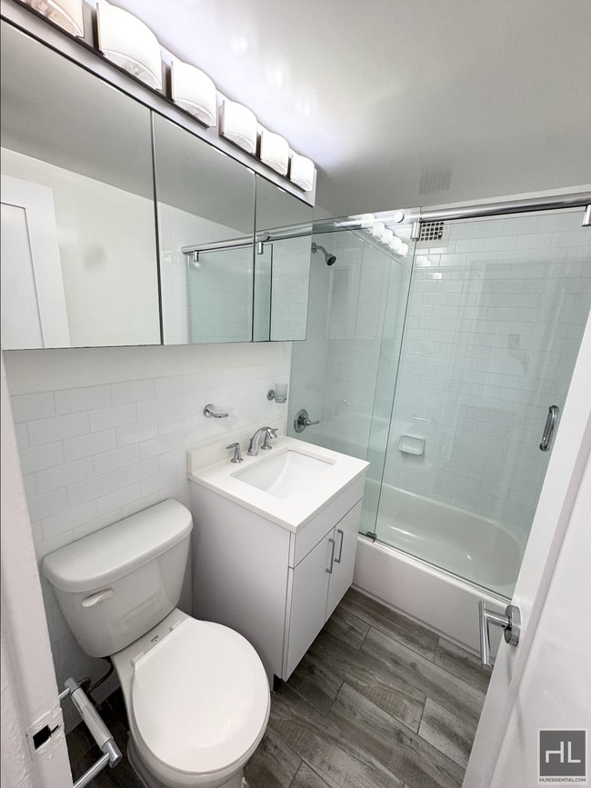 Building Photo - Luxury Gramercy Park 1 Bedroom
