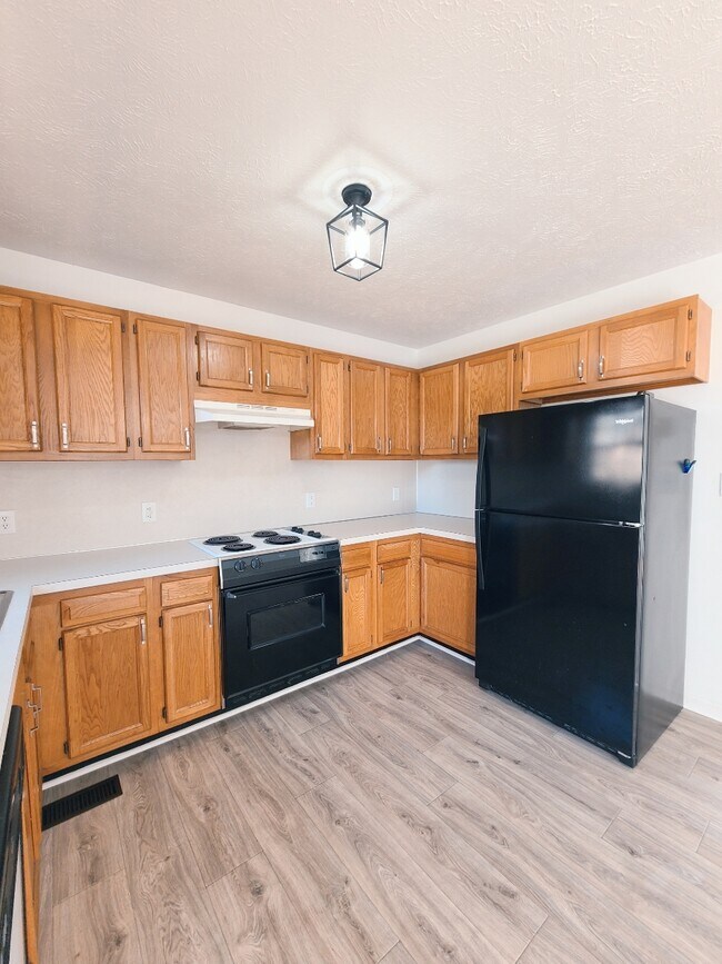 Foto del edificio - 4 Hawthorne Ln