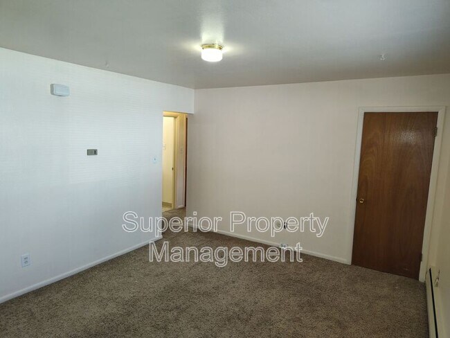 Foto del edificio - 3021 Kelley Dr