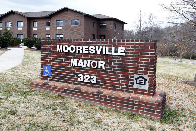 Building Photo - Mooresville Manor