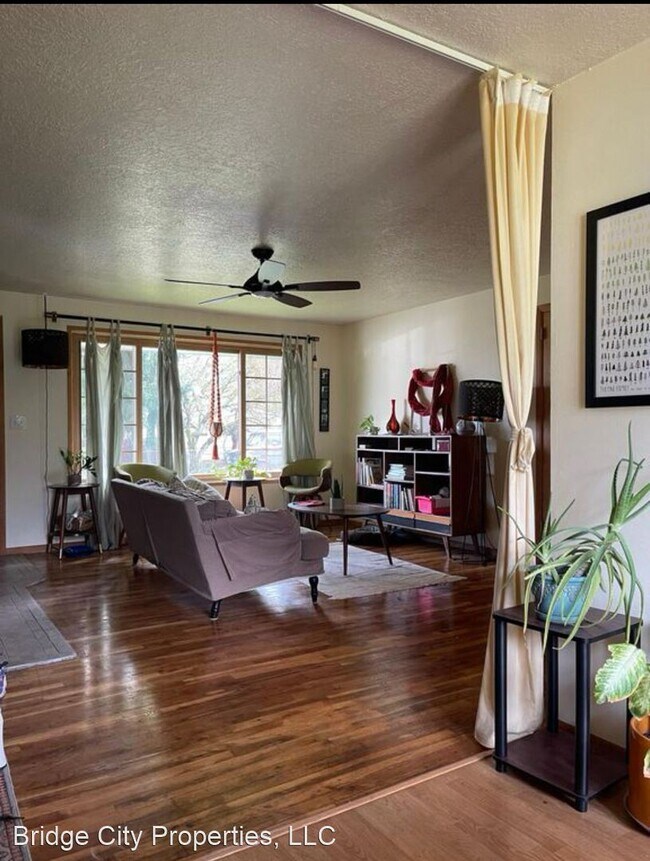 Building Photo - 3 br, 1 bath House - 1435 SE 151st. AVe
