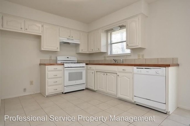 Building Photo - 3 br, 1 bath House - 501 N Main Street
