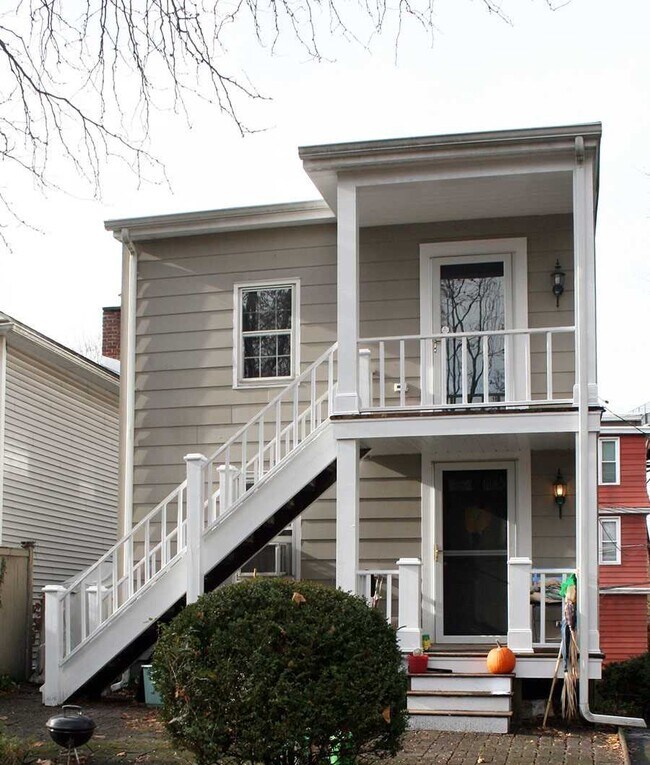 Building Photo - 14 Talmadge St