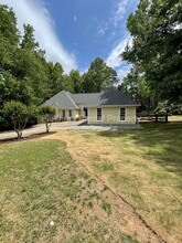 Building Photo - 4204 N Mountain Rd NE