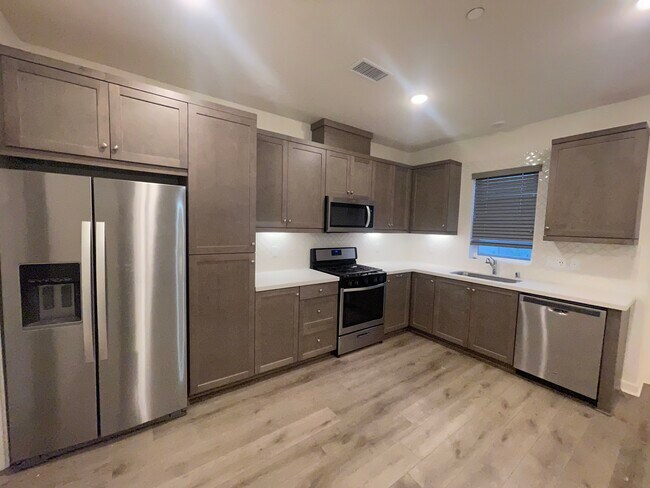 Foto del edificio - 841 Blackstone Dr
