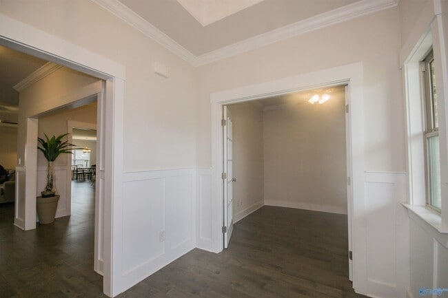 Building Photo - 100 Bartram Wy.