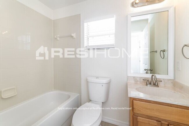 Foto del edificio - 166 Argyle Gate Loop Rd