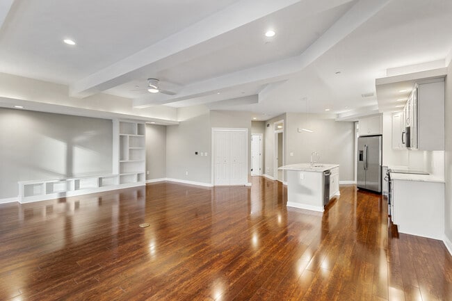 Peregrine 100-202 living/dining - Peregrine 100