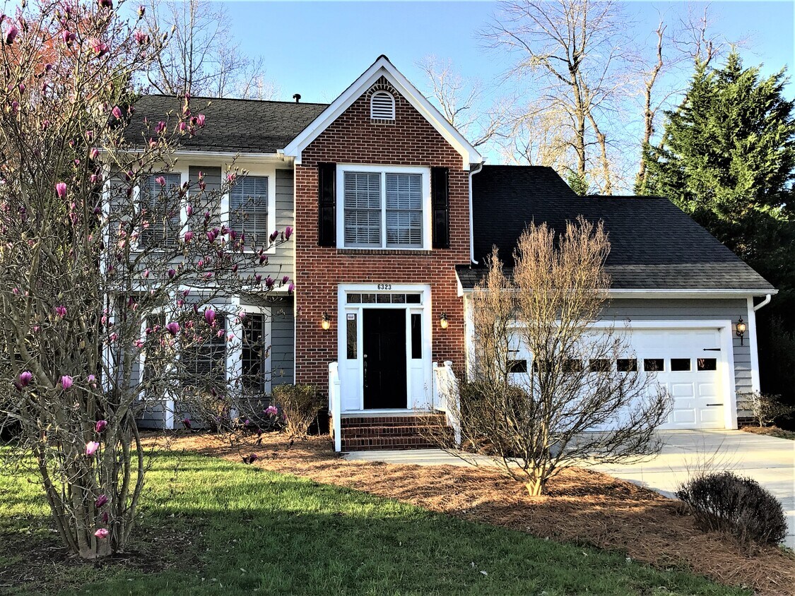 6323 Stonewick Drive House Rental in Jamestown, NC