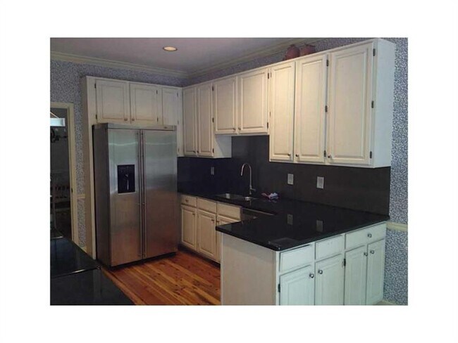 Building Photo - 1038 Huntcliff NE