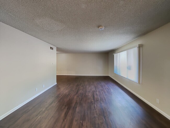 Building Photo - 26126 Friendly Valley Pkwy