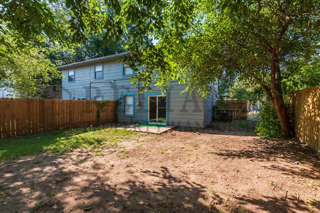 Building Photo - 1526 E Fortuna St
