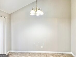 Building Photo - 2046 Oak Park Ln