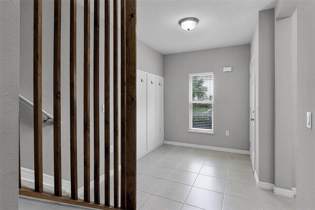 Building Photo - 228 Primrose Dr