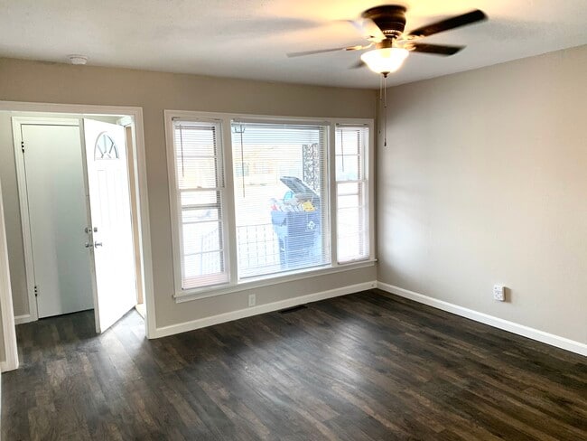 Living Room - 1601 Faulders Ln