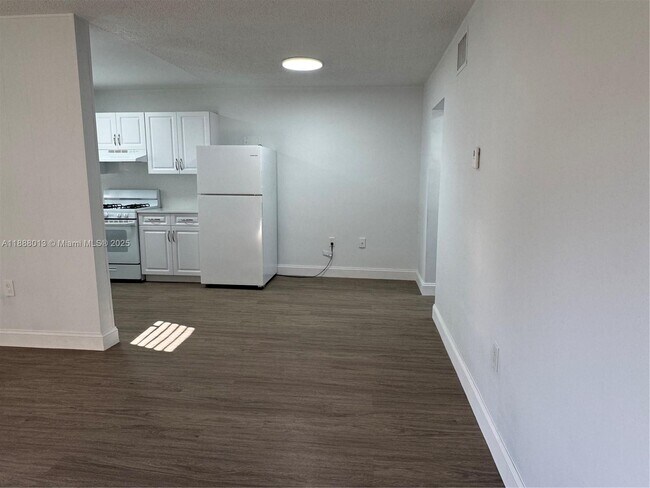 Foto del edificio - 6705 SW 44th St