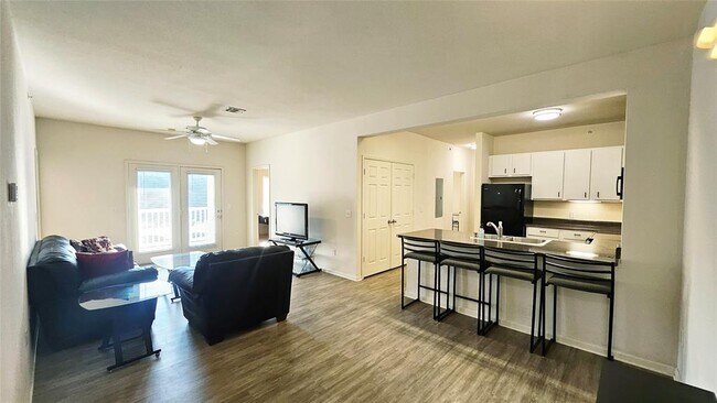 Foto del edificio - 2200 Classen Blvd