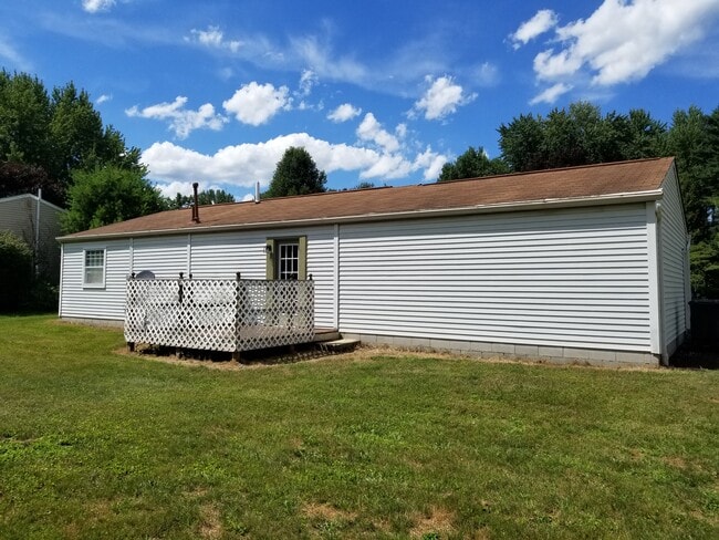 Building Photo - 1474 Raccoon Dr NE