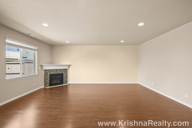 Foto del edificio - Beautiful Corner Lot 5 Bed | 2.5 Bath | W/ Bonus Room | Single Family Home in North Bethany Commu...