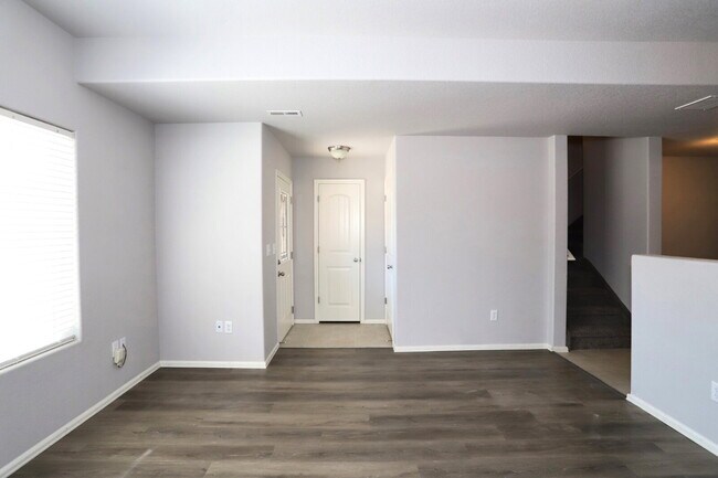Building Photo - Welcome Home to Comfort & Convenience!