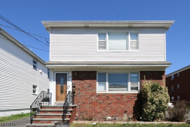 Building Photo - 20 Carmer Ave