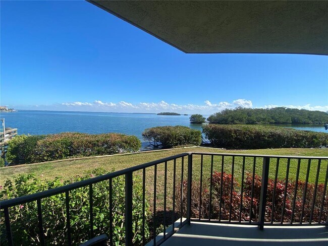 Building Photo - 1515 Pinellas Bayway S