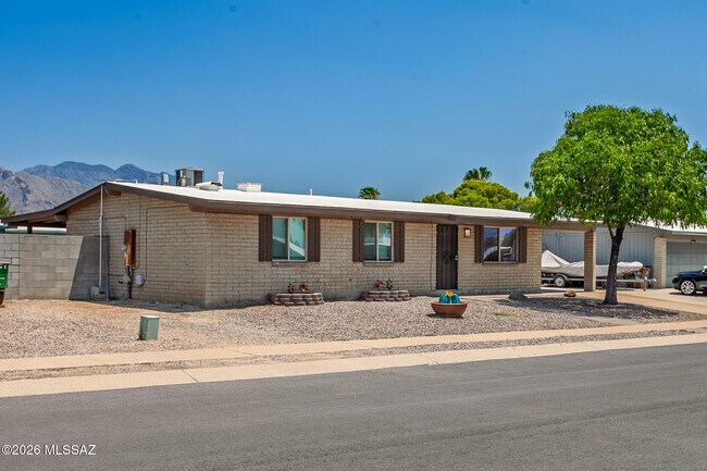 Building Photo - 7660 N Nathan Hale Ave