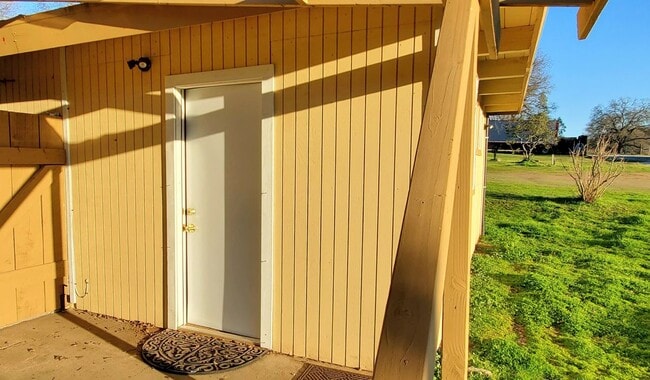 Building Photo - 1840 Green Valley Rd