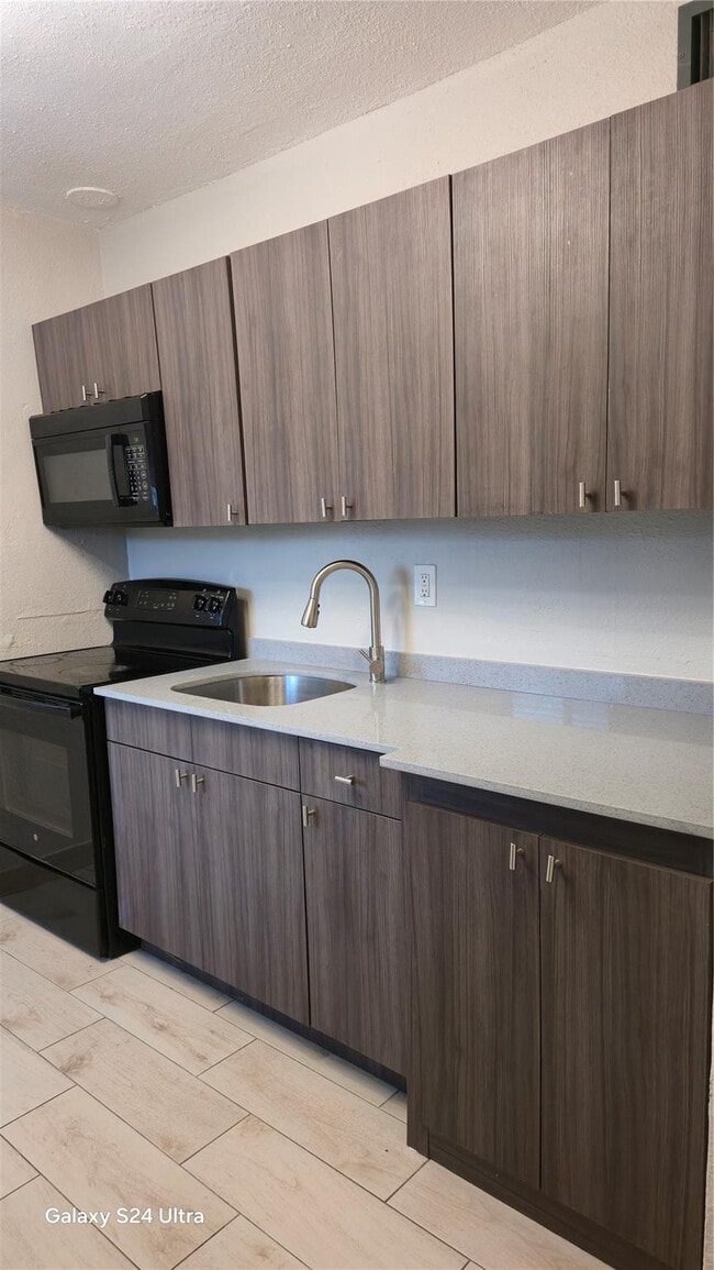 Building Photo - 360 NW 8th St