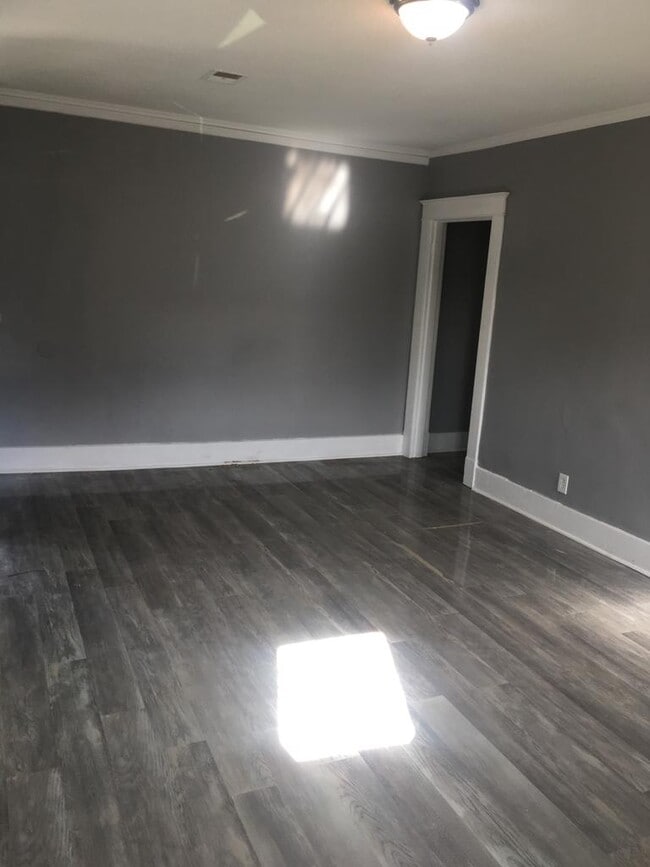 Photo - 1494 S Willett St House