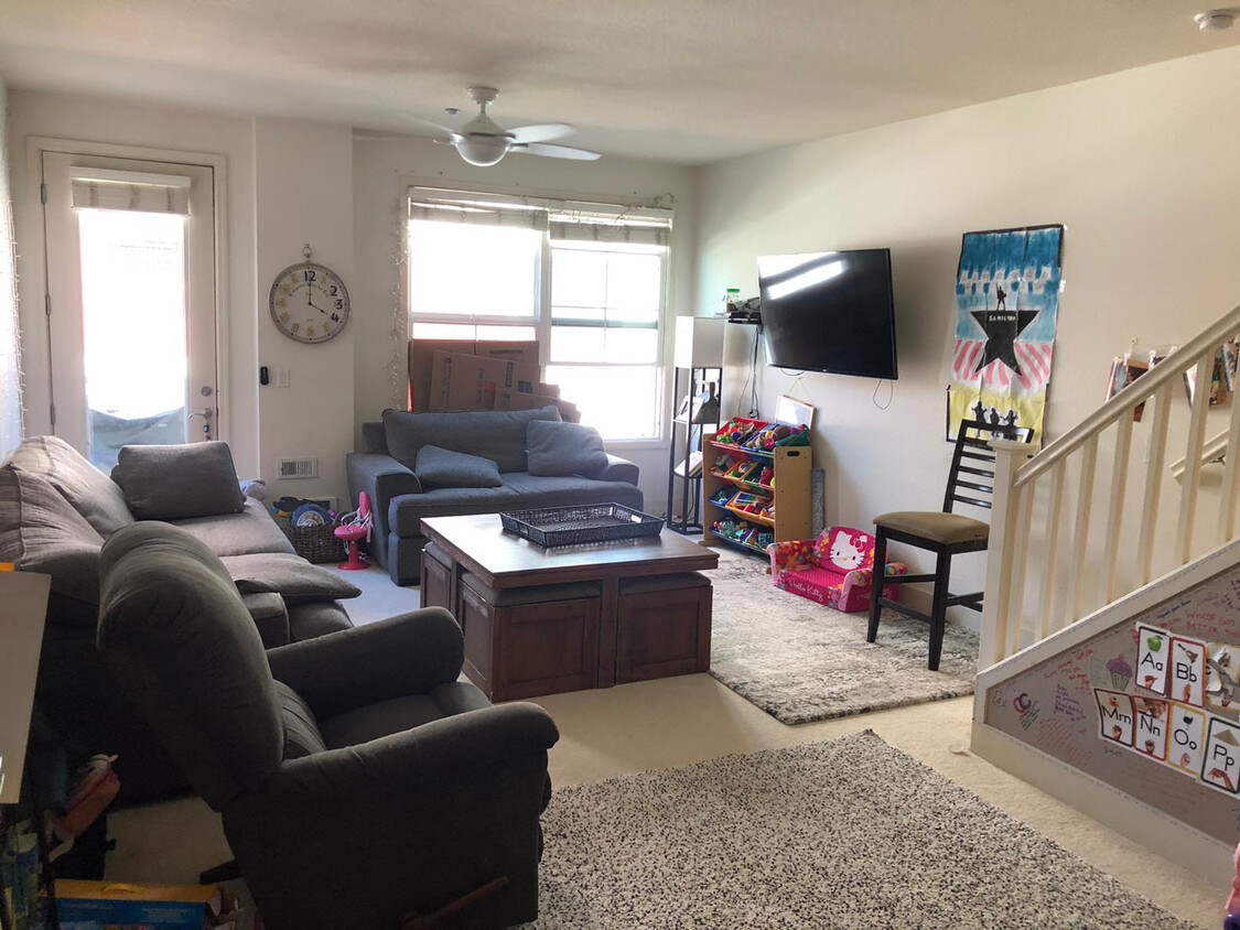Primary Photo - 1562 Brunswig Ln