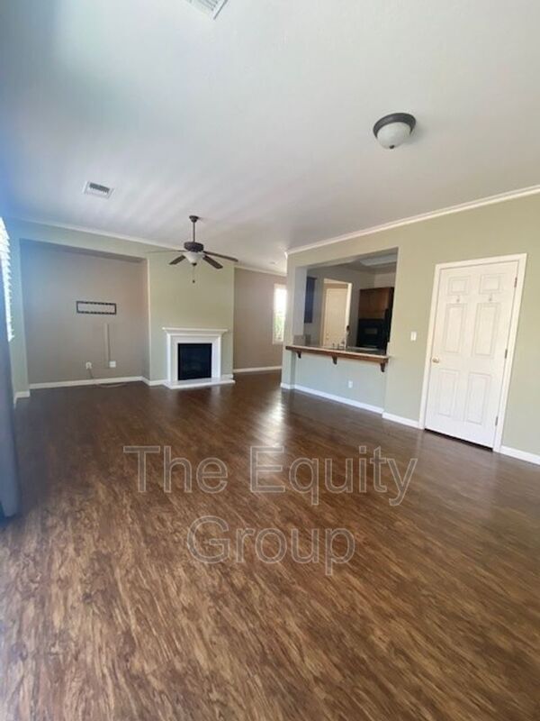 Building Photo - 5204 W Arezzo Ave