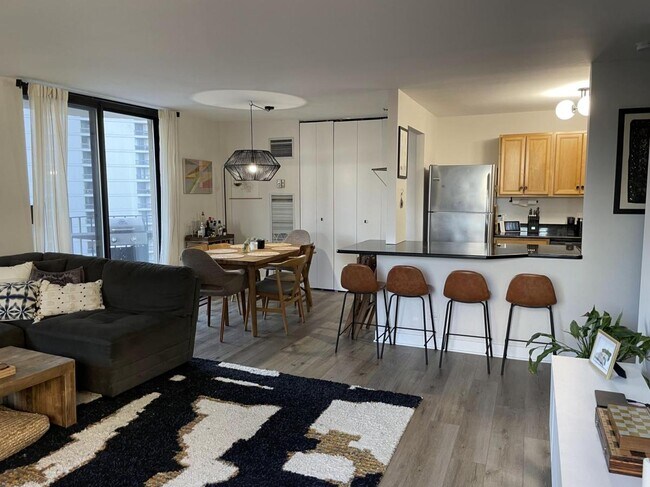 Foto del edificio - 70 W Huron St