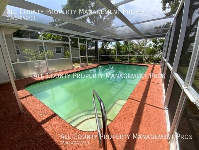 Building Photo - 255 Shamrock Blvd