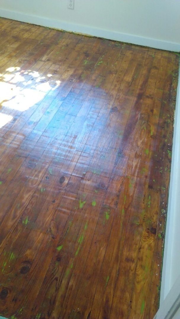 Building Photo - DOWNTOWN on Line St!