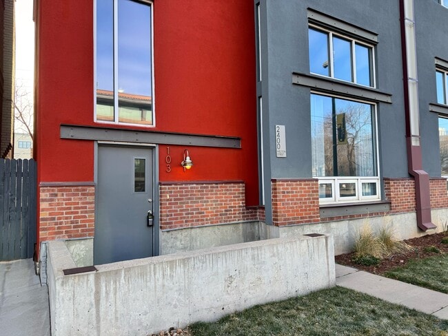 Building Photo - 2400 Welton St