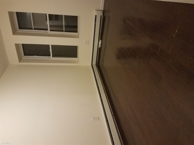 Building Photo - 615 Livonia Ave