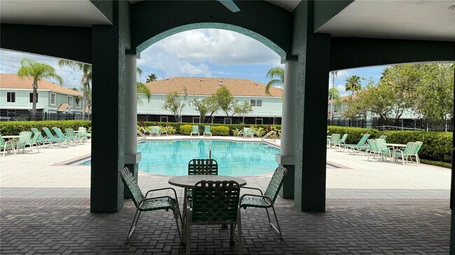 Foto del edificio - 2261 Fluorshire Dr